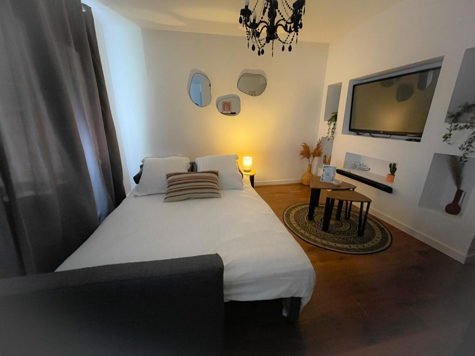 L'Ecureuil Apartment กาเลส์ ภายนอก รูปภาพ